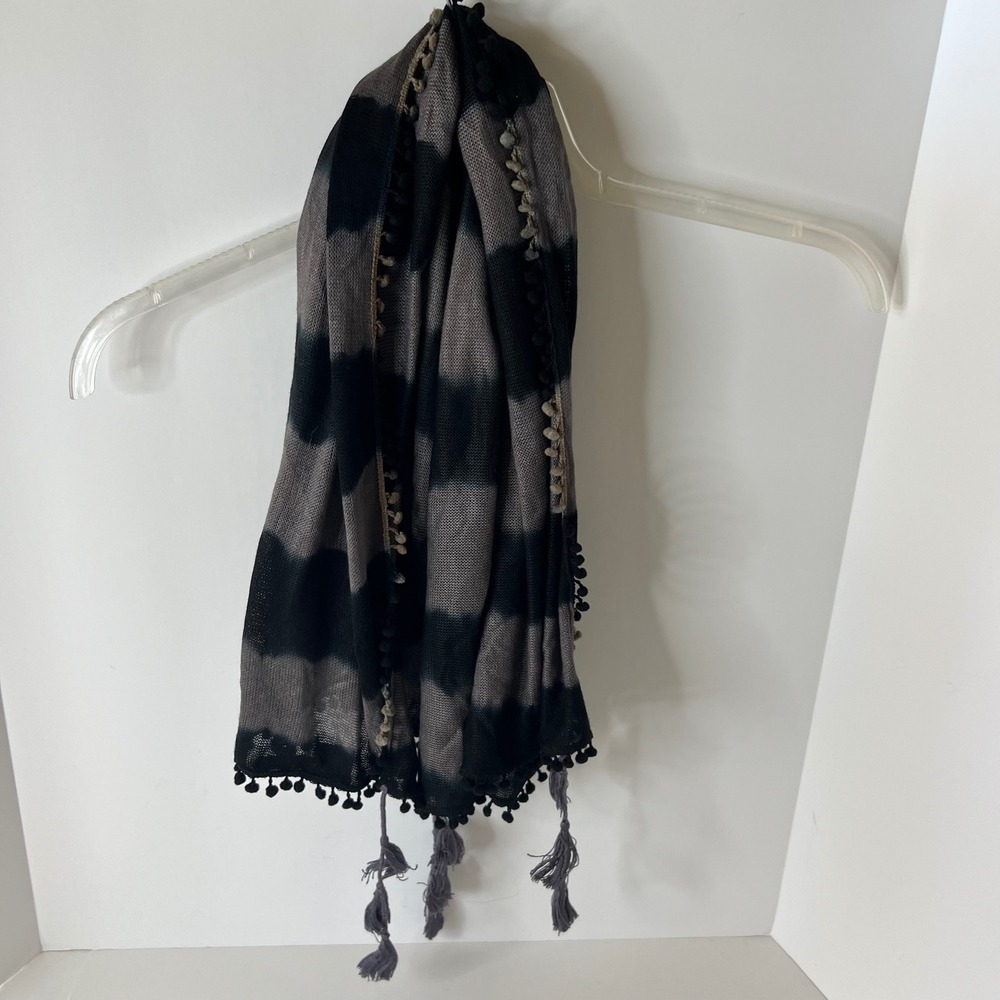 Chan Luu Knit Tassel‎ Fringe Stripe Scarf Gray Black Viscose 34 x 35"